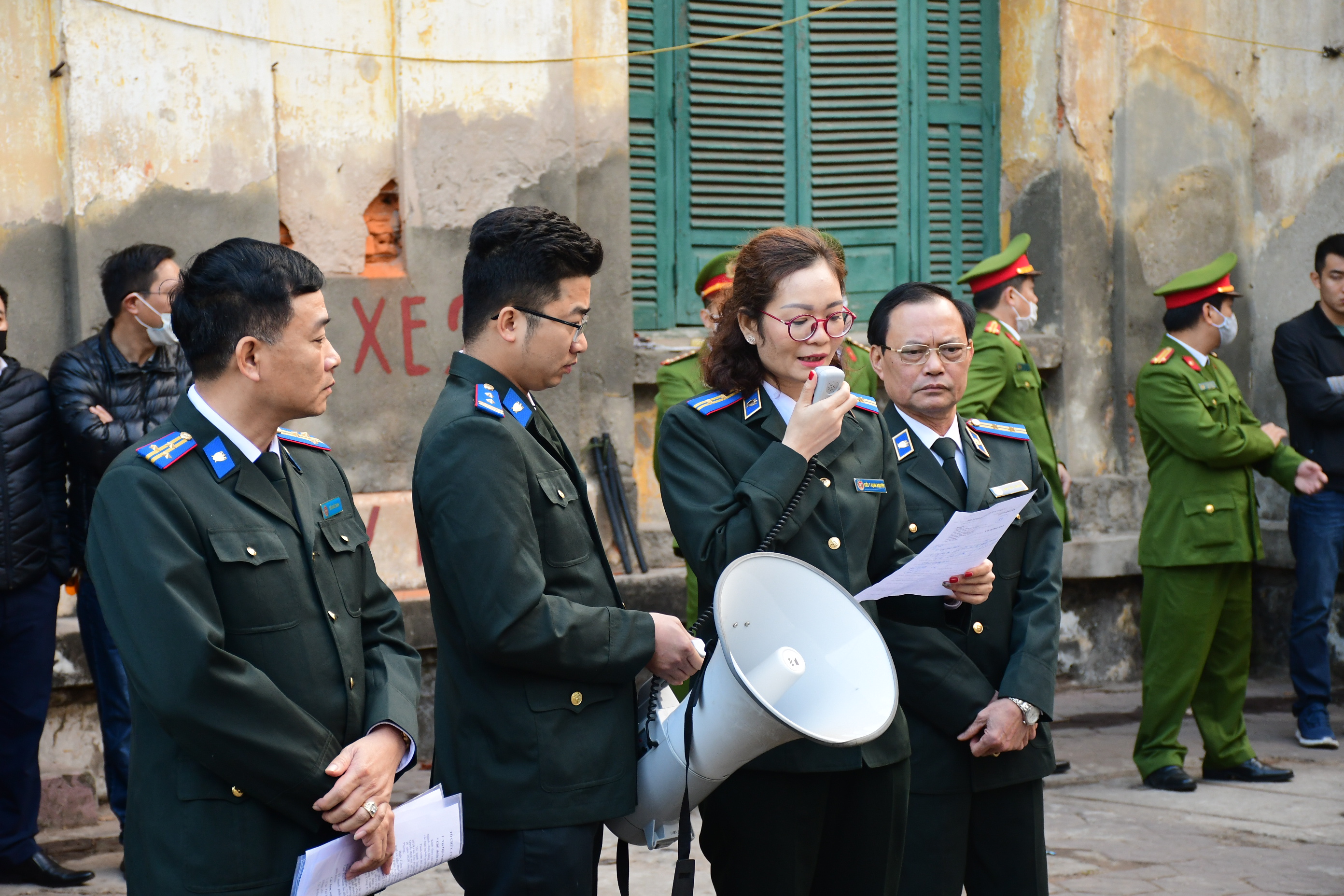 Phối hợp cưỡng chế thu hồi nhà số 6 Cù Chính Lan